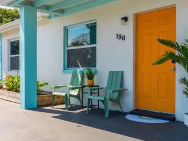 3-bedroom home for rent in Riviera Beach - 138 E 22ND Court - MondialRealty