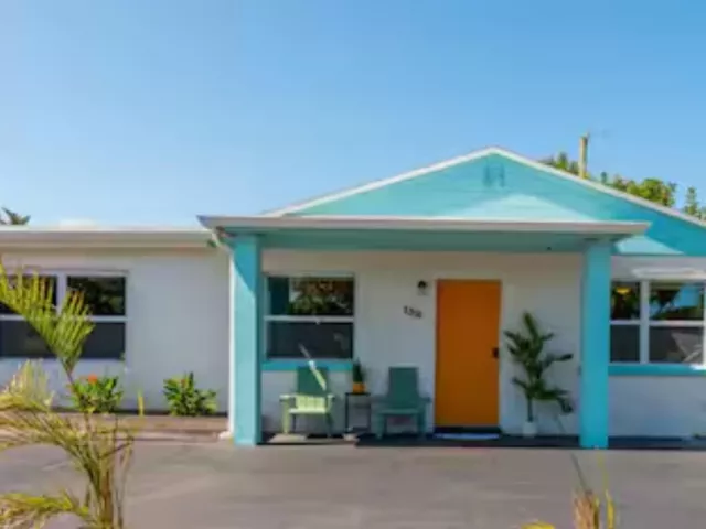 3-bedroom home for rent in Riviera Beach - 138 E 22ND Court - MondialRealty