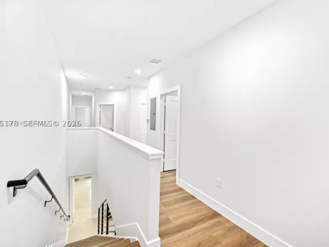 4-bedroom home for rent in Miami - 1121 NW 25th St - MondialRealty