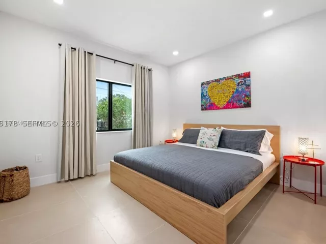 4-bedroom home for rent in Miami - 1121 NW 25th St - MondialRealty