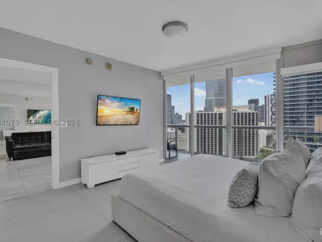1-bedroom condo for sale in Miami - 485 Brickell Ave 2103 - MondialRealty