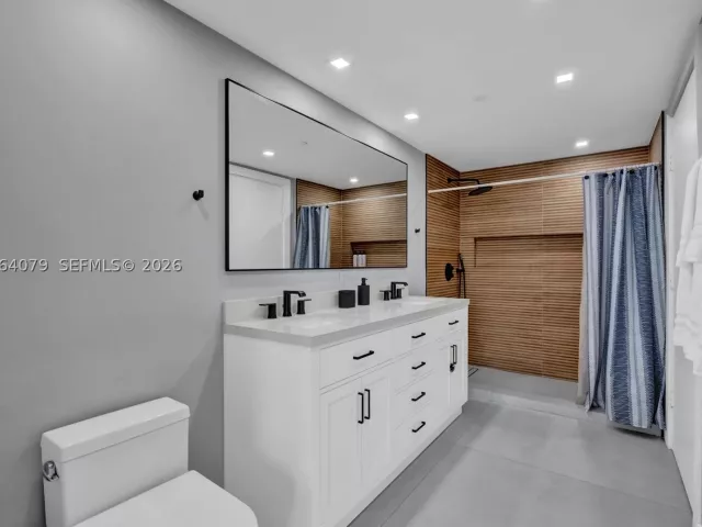 1-bedroom condo for sale in Miami - 485 Brickell Ave 2103 - MondialRealty