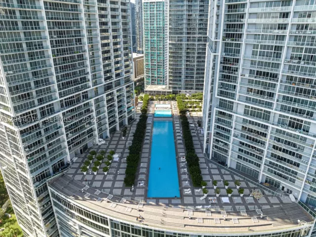1-bedroom condo for sale in Miami - 485 Brickell Ave 2103 - MondialRealty