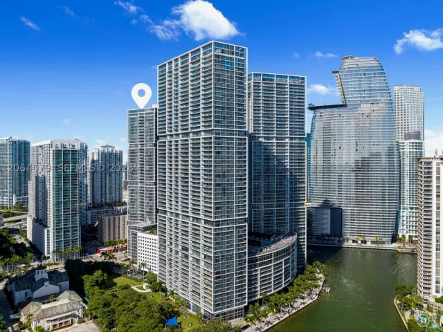 1-bedroom condo for sale in Miami - 485 Brickell Ave 2103 - MondialRealty
