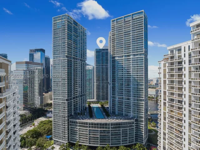 1-bedroom condo for sale in Miami - 485 Brickell Ave 2103 - MondialRealty