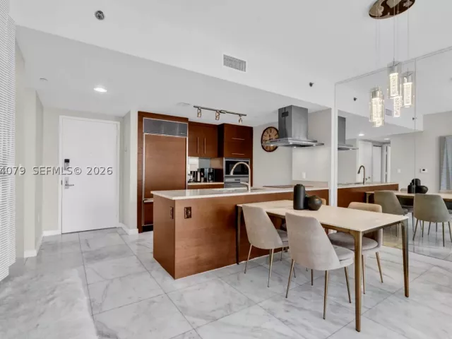 1-bedroom condo for sale in Miami - 485 Brickell Ave 2103 - MondialRealty