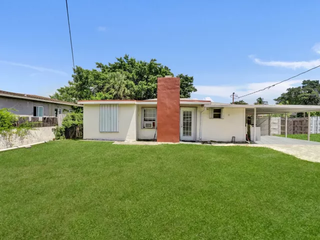 4-bedroom home for sale in Hollywood - 2442 FUNSTON Street - MondialRealty