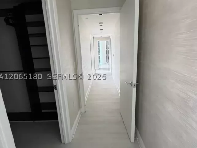 3-bedroom condo for sale in Sunny Isles Beach - 17121 Collins Ave 1208 - MondialRealty