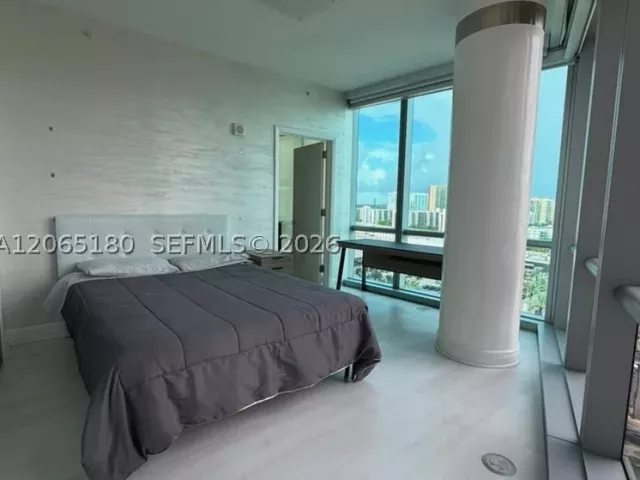 3-bedroom condo for sale in Sunny Isles Beach - 17121 Collins Ave 1208 - MondialRealty