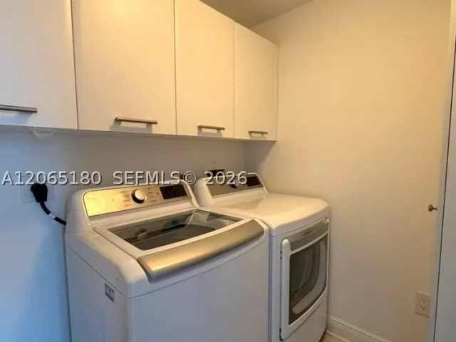 3-bedroom condo for sale in Sunny Isles Beach - 17121 Collins Ave 1208 - MondialRealty