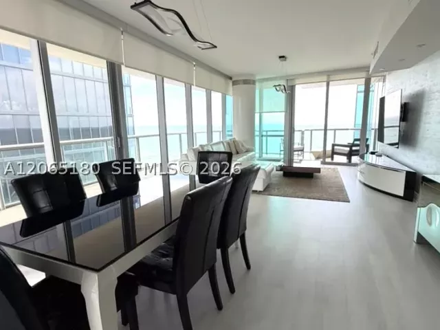 3-bedroom condo for sale in Sunny Isles Beach - 17121 Collins Ave 1208 - MondialRealty