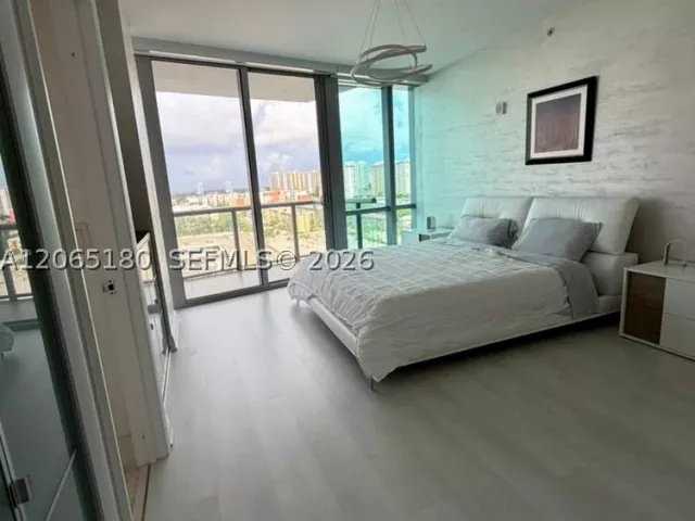3-bedroom condo for sale in Sunny Isles Beach - 17121 Collins Ave 1208 - MondialRealty