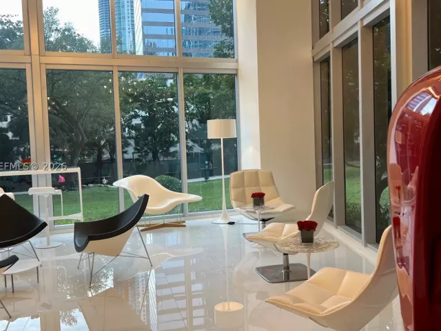 1-bedroom condo for rent in Miami - 495 Brickell Ave 4308 - MondialRealty