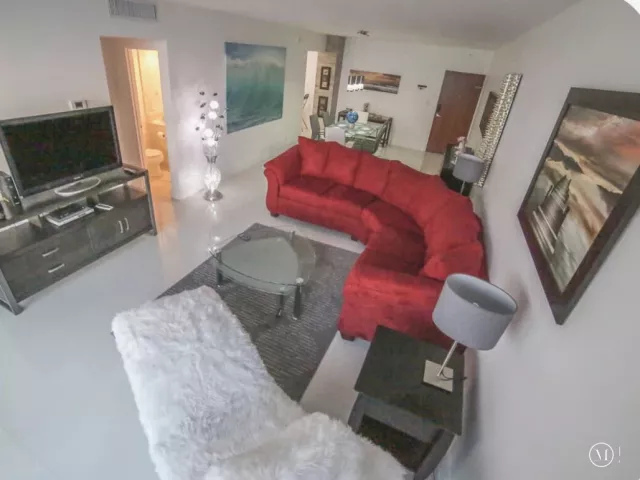 1-bedroom condo for sale in Hollywood - 4001 S Ocean Drive 16H - MondialRealty