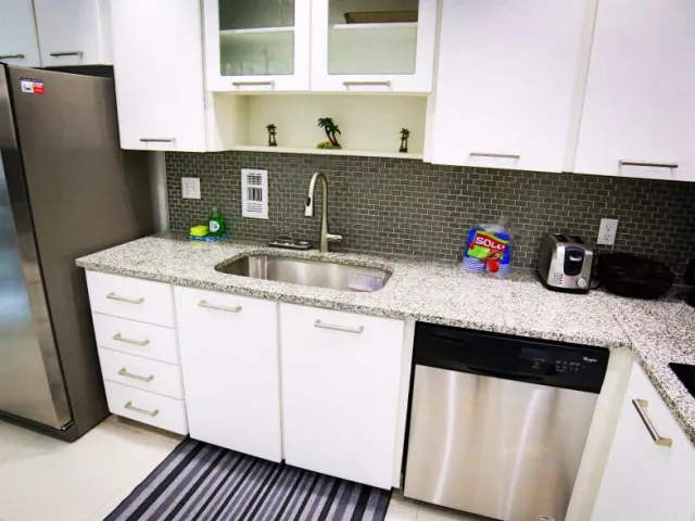 1-bedroom condo for sale in Hollywood - 4001 S Ocean Drive 16H - MondialRealty