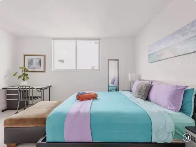 1-bedroom condo for sale in Hollywood - 4001 S Ocean Drive 16H - MondialRealty