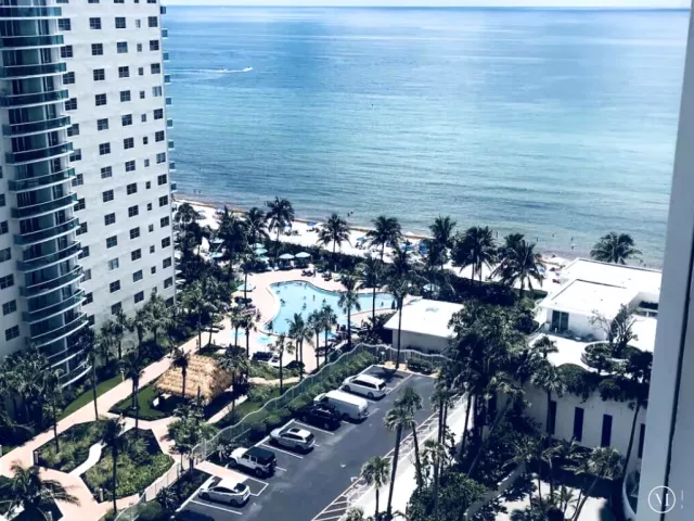 1-bedroom condo for sale in Hollywood - 4001 S Ocean Drive 16H - MondialRealty