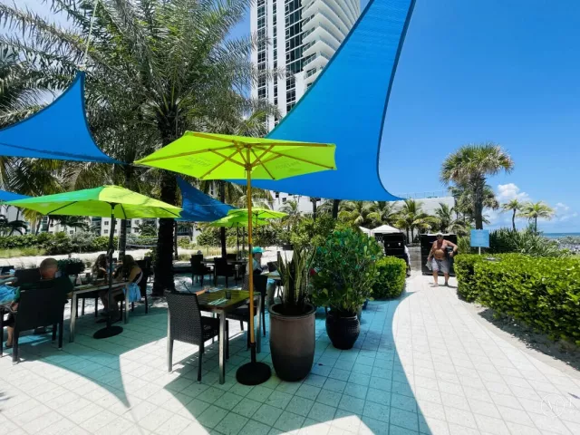 1-bedroom condo for sale in Hollywood - 4001 S Ocean Drive 16H - MondialRealty