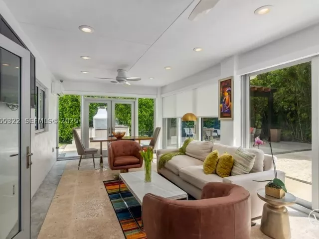 4-bedroom home for sale in Miami - 8215 SW 63rd Pl - MondialRealty