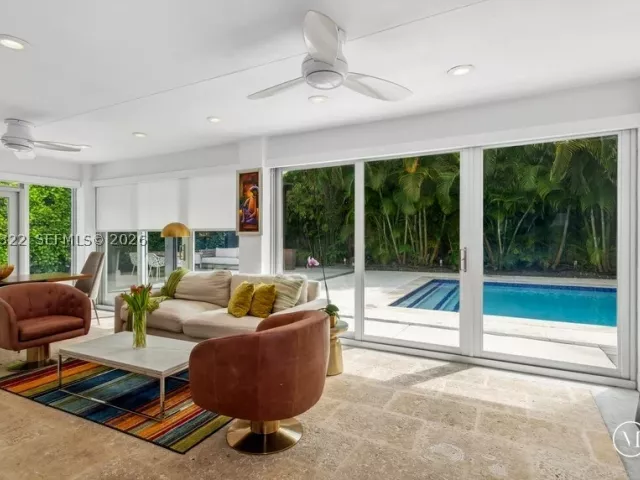 4-bedroom home for sale in Miami - 8215 SW 63rd Pl - MondialRealty