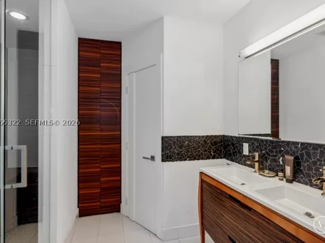 4-bedroom home for sale in Miami - 8215 SW 63rd Pl - MondialRealty