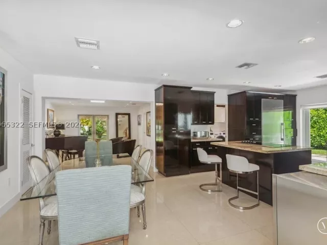 4-bedroom home for sale in Miami - 8215 SW 63rd Pl - MondialRealty