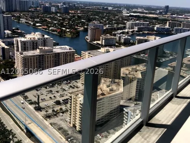 2-bedroom condo for sale in Hollywood - 4111 S Ocean Dr 3605 - MondialRealty