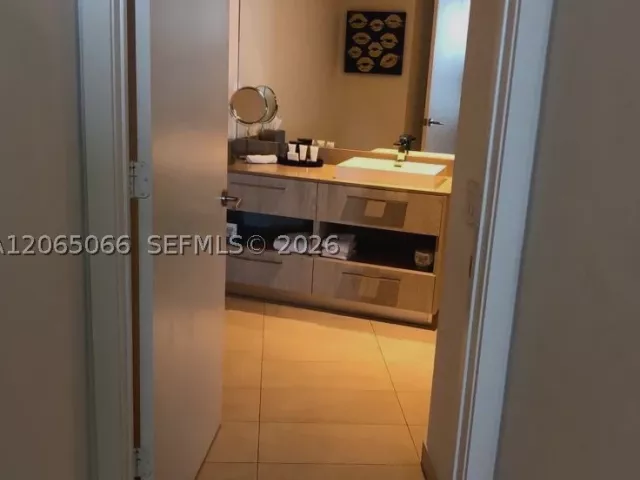 2-bedroom condo for sale in Hollywood - 4111 S Ocean Dr 3605 - MondialRealty