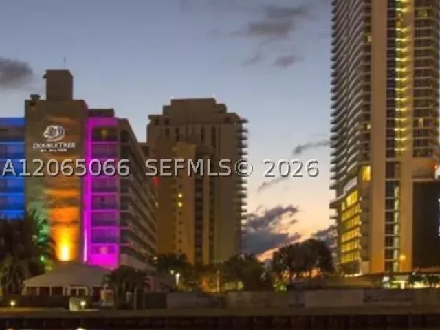 2-bedroom condo for sale in Hollywood - 4111 S Ocean Dr 3605 - MondialRealty