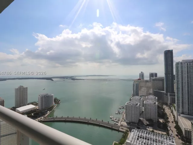 2-bedroom condo for sale in Miami - 495 Brickell Ave 4703 - MondialRealty