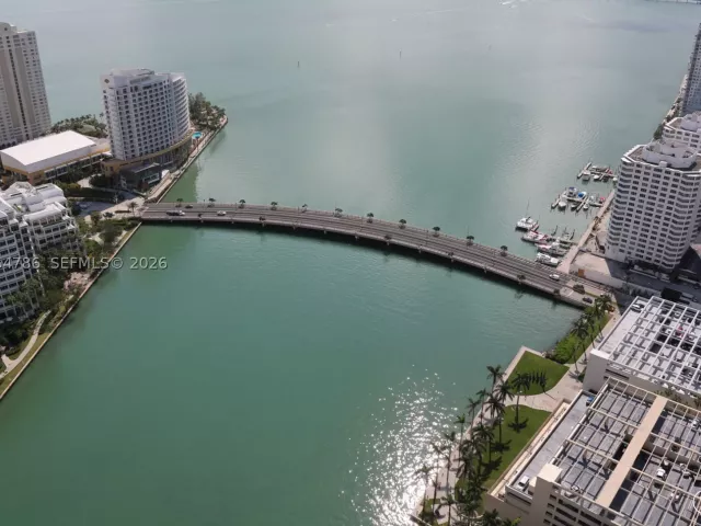 2-bedroom condo for sale in Miami - 495 Brickell Ave 4703 - MondialRealty