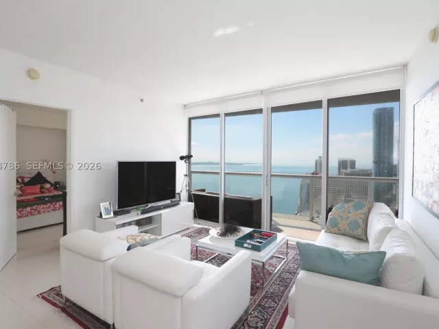 2-bedroom condo for sale in Miami - 495 Brickell Ave 4703 - MondialRealty