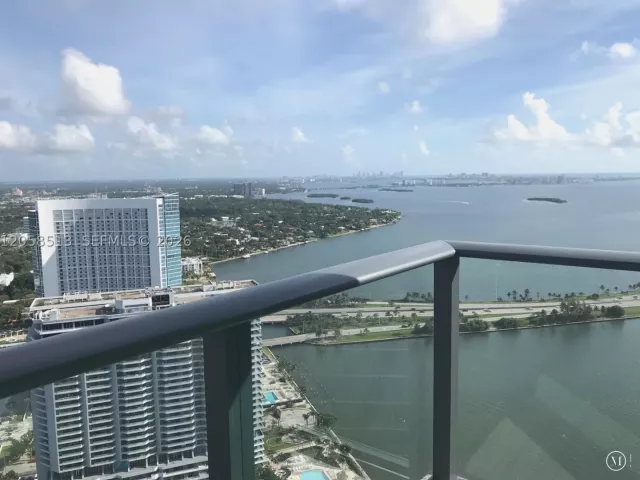 1-bedroom condo for sale in Miami - 650 NE 32nd St 4508 - MondialRealty