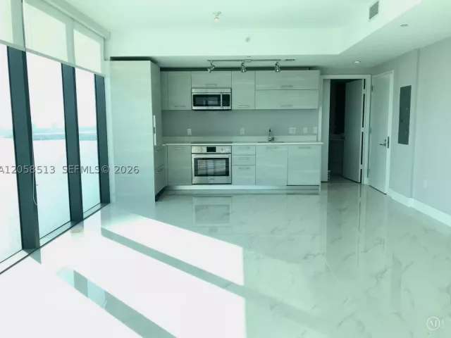 1-bedroom condo for sale in Miami - 650 NE 32nd St 4508 - MondialRealty