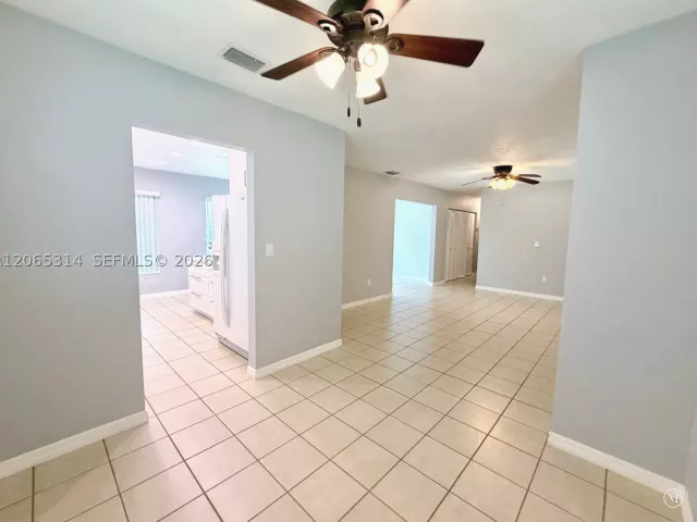3-bedroom home for rent in Miami - 5101 SW 127th Pl - MondialRealty