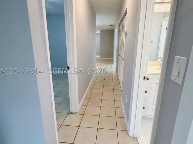 3-bedroom home for rent in Miami - 5101 SW 127th Pl - MondialRealty