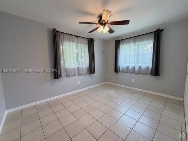 3-bedroom home for rent in Miami - 5101 SW 127th Pl - MondialRealty