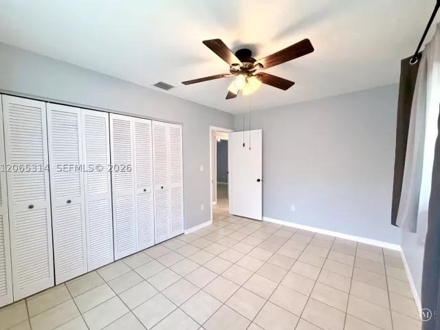 3-bedroom home for rent in Miami - 5101 SW 127th Pl - MondialRealty