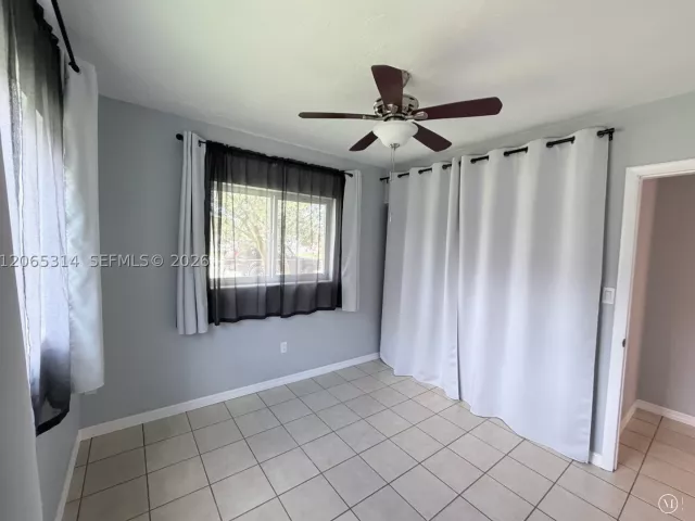 3-bedroom home for rent in Miami - 5101 SW 127th Pl - MondialRealty