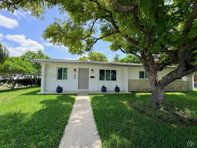 3-bedroom home for rent in Miami - 5101 SW 127th Pl - MondialRealty