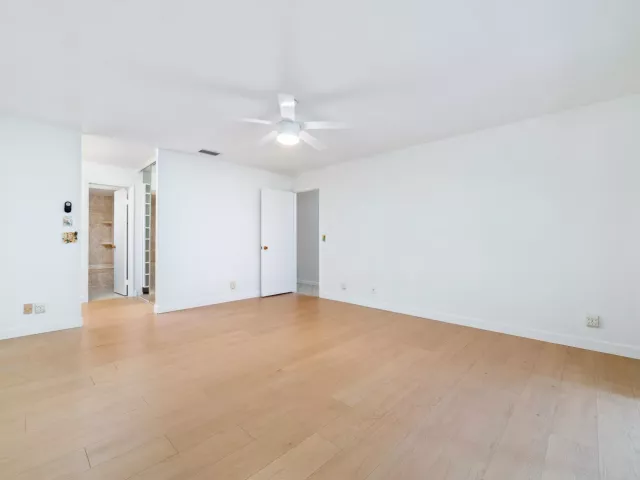 4-bedroom home for sale in Deerfield Beach - 219 Wildwood Circle - MondialRealty