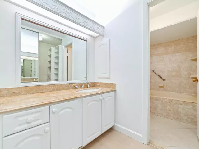 4-bedroom home for sale in Deerfield Beach - 219 Wildwood Circle - MondialRealty