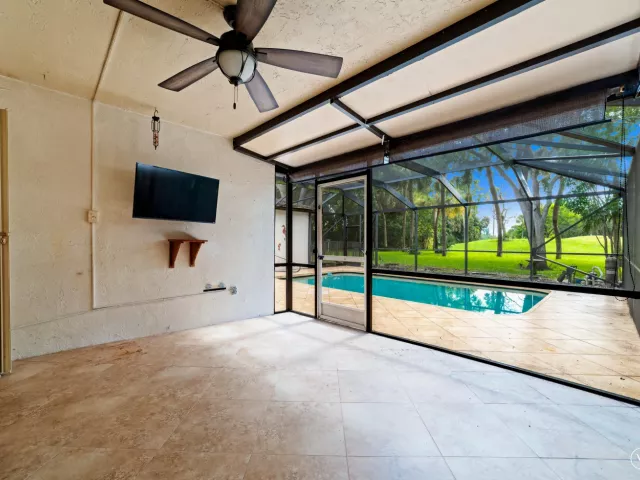 4-bedroom home for sale in Deerfield Beach - 219 Wildwood Circle - MondialRealty