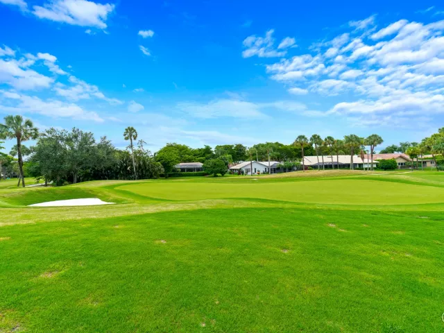 4-bedroom home for sale in Deerfield Beach - 219 Wildwood Circle - MondialRealty