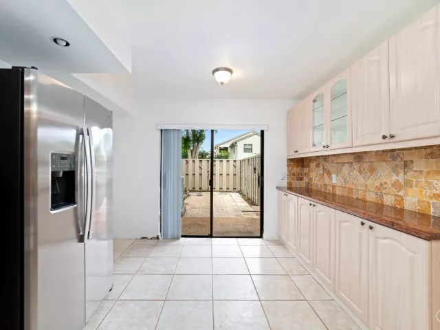 4-bedroom home for sale in Deerfield Beach - 219 Wildwood Circle - MondialRealty