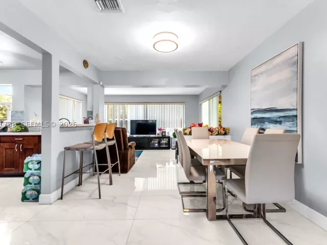 3-bedroom home for sale in Hollywood - 1019 S 29th Ave - MondialRealty
