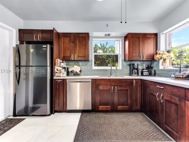 3-bedroom home for sale in Hollywood - 1019 S 29th Ave - MondialRealty