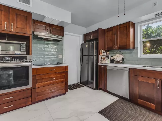 3-bedroom home for sale in Hollywood - 1019 S 29th Ave - MondialRealty