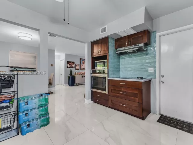 3-bedroom home for sale in Hollywood - 1019 S 29th Ave - MondialRealty