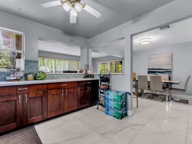 3-bedroom home for sale in Hollywood - 1019 S 29th Ave - MondialRealty